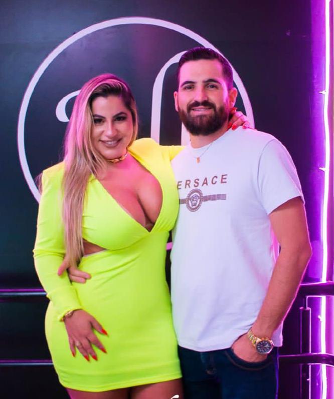 Miss Bumbum Juli Figueir E O Namorado Desafiam A Sobreviv Ncia Em