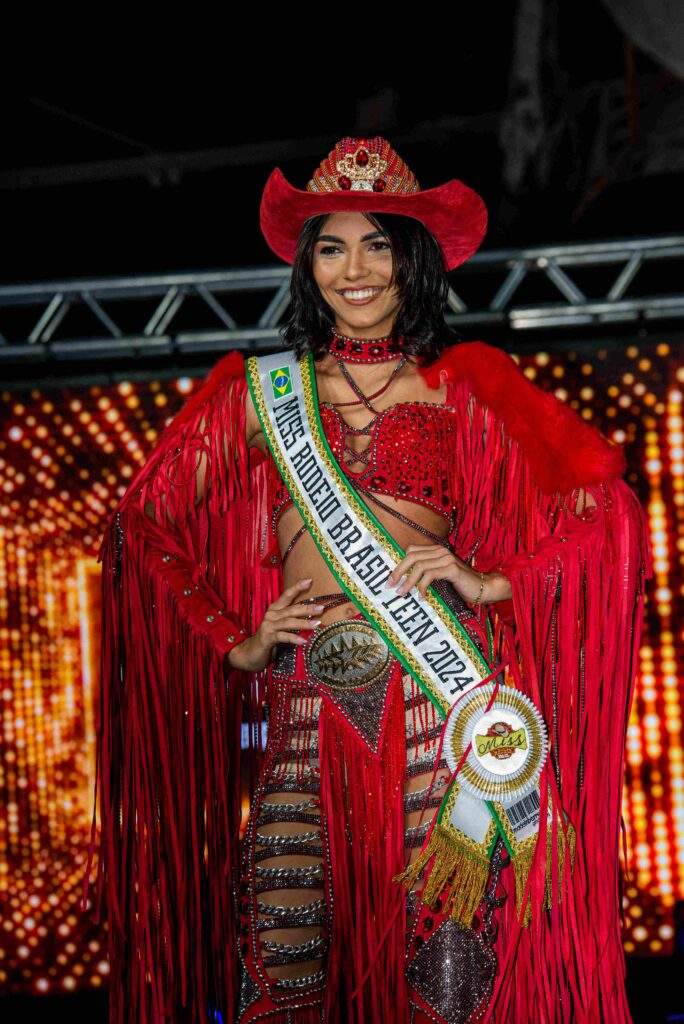 Bárbara Fernandes e Robson Copeski foram coroados Miss e Mister Rodeio