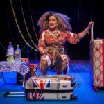 Suzy Brasil faz sessão especial de “BYE BYE BANGU” em comemoração pela conquista do Prêmio do Humor