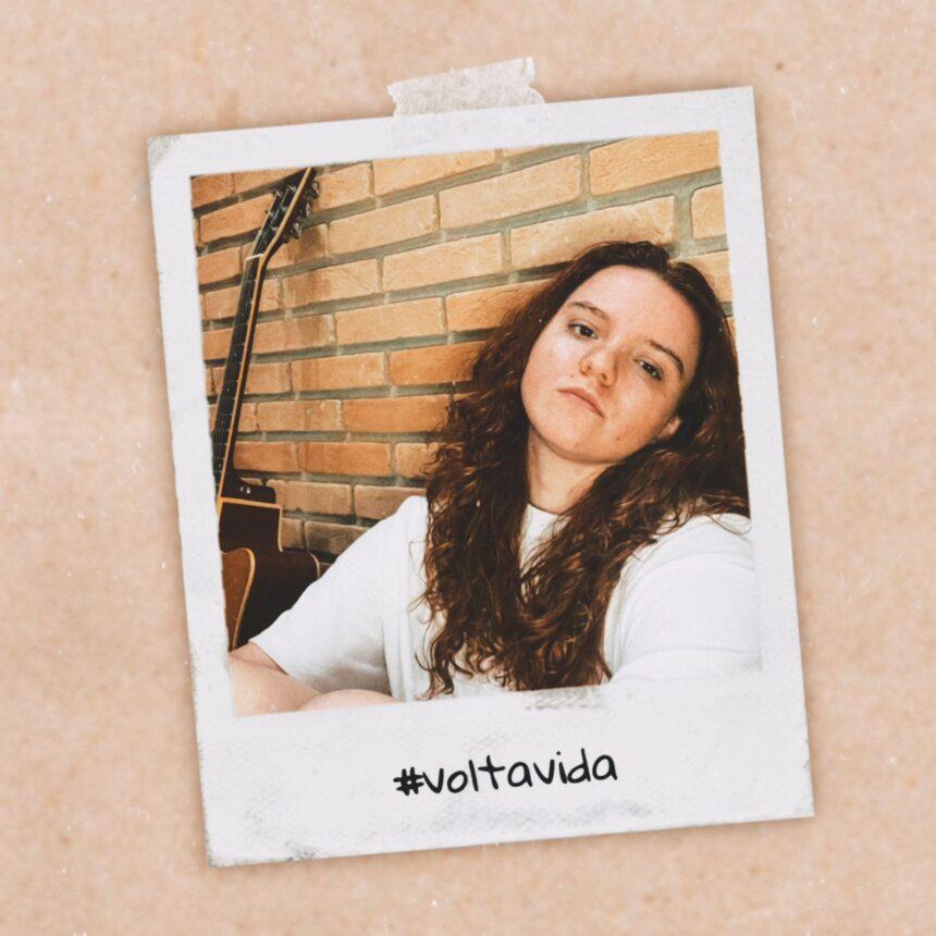 VoltaVida: novo single de Babi Vasques retrata a história de um amor não correspondido