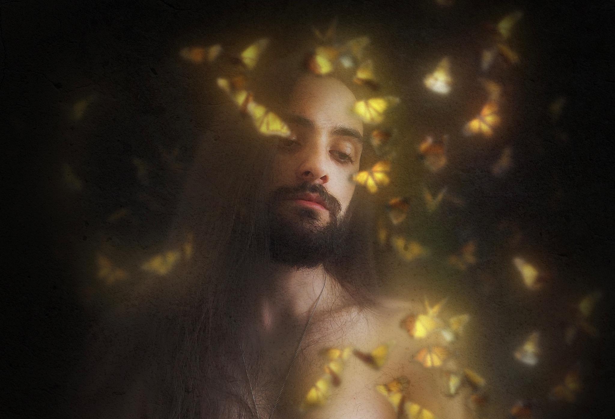 Embalada pelo piano, cantor e compositor Bastoos divulga versão acústica do single “The Emperor”