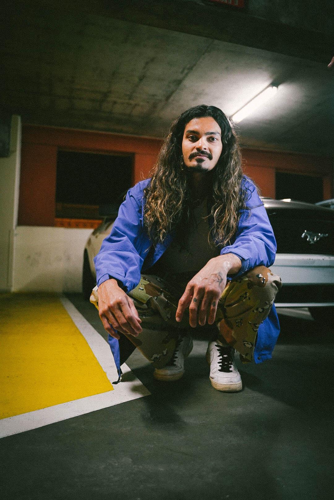 Gui Flowerz explora as belezas da vida noturna em clipe gravado na Califórnia