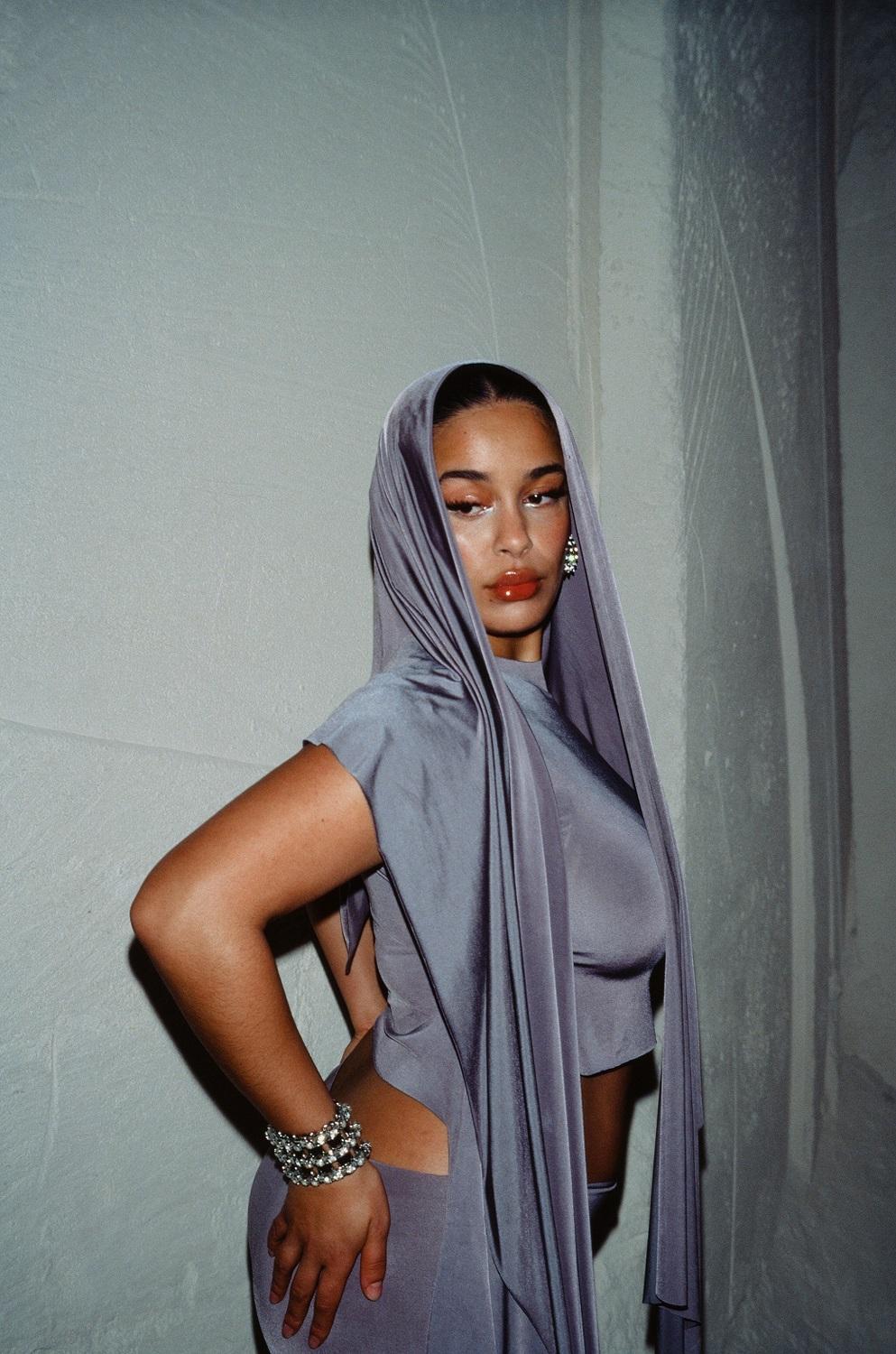 Jorja Smith lança clipe “Try Me”