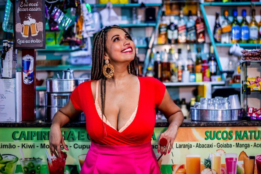 Ju Santana lança clipe “Lugar de Homem”