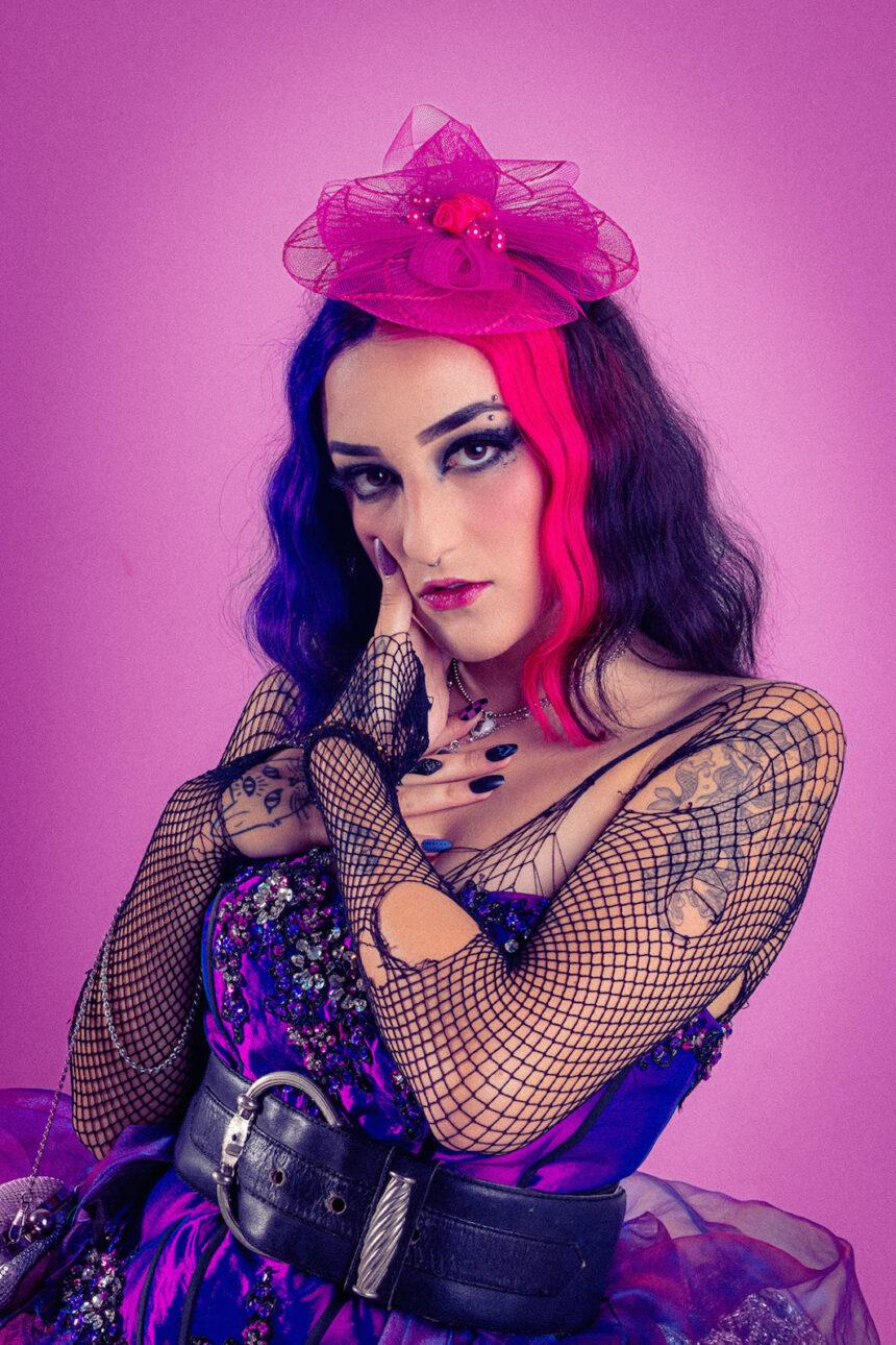 Ariah aborda relacionamentos tóxicos no álbum “Não sou eu, é vc”