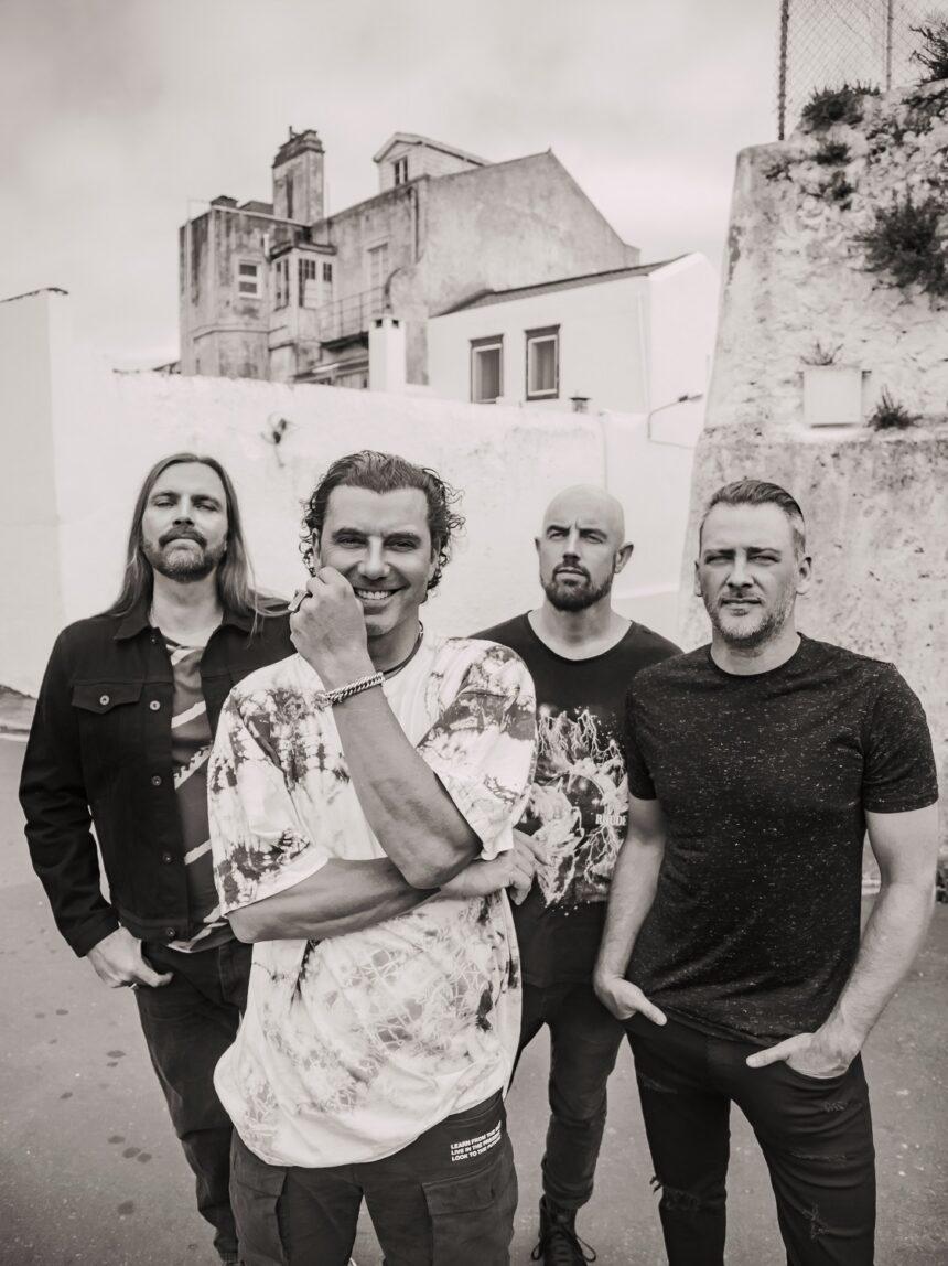 Bush lança “All Things Must Change”