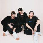 Chase Atlantic, trio australiano, está em turnê pelo Brasil