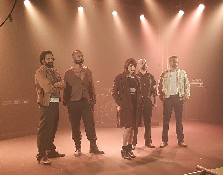 Com influência vintage, Ilegais de Casa Amarela abordam hipocrisia em single de estreia “Meias Verdades”