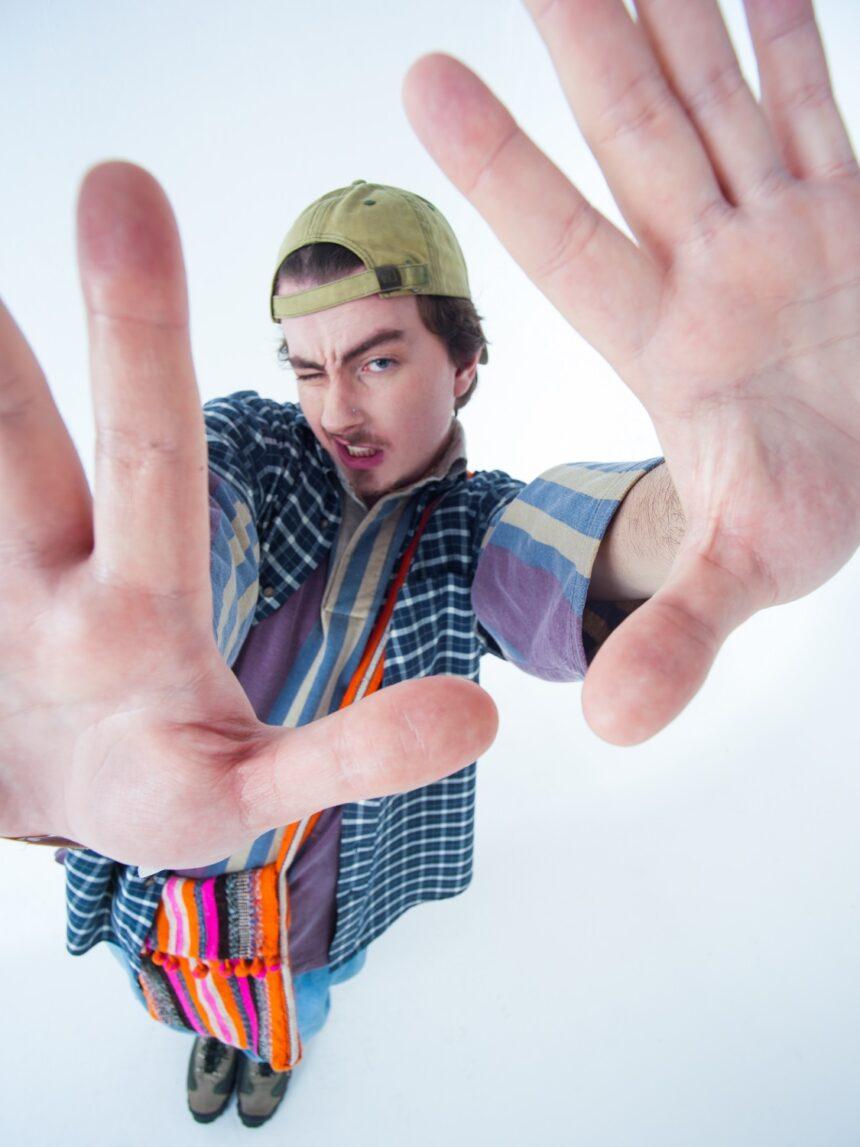 Junior Alegri: Relacionamentos em Funk Pop