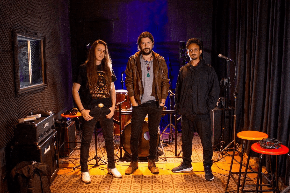 Gypsy Tears, banda hard rock mineira, lança single “Walking Alone”