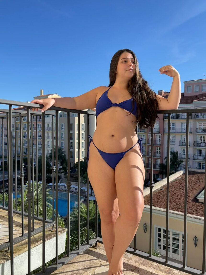 Flora favaretto nua