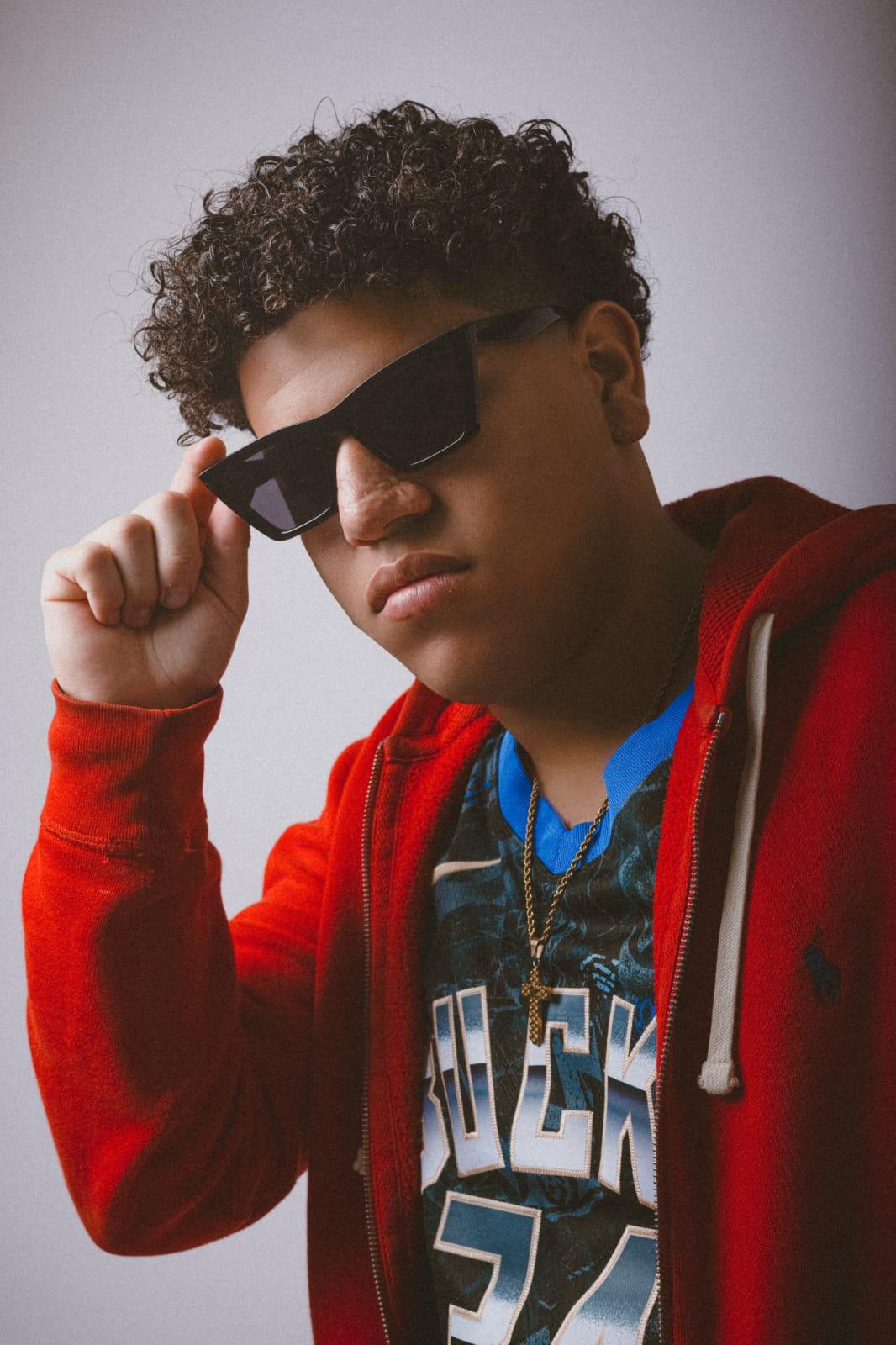 El cantante venezolano Winder rompe esquemas con Medellín