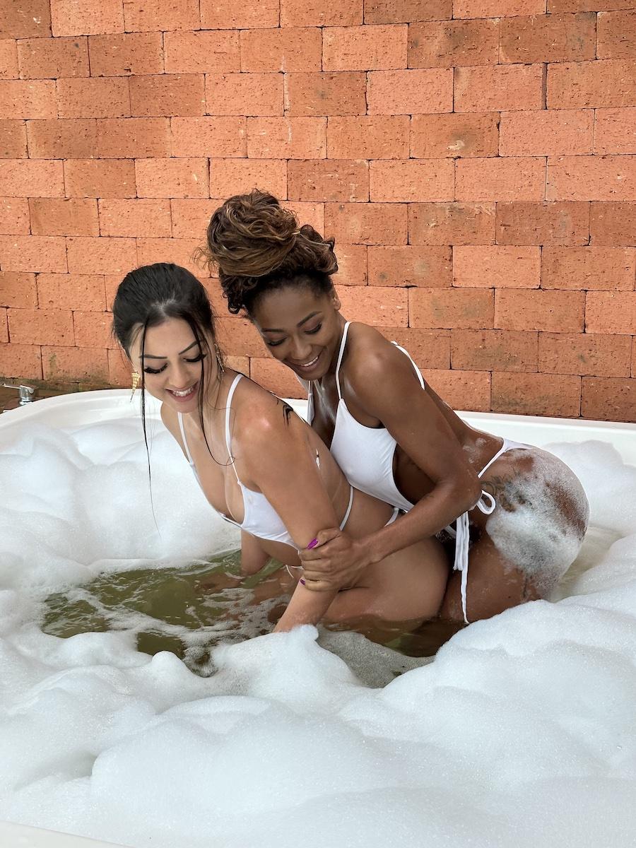 Hot influencers revivem a ‘banheira do Gugu’ em reality sensual: “versão proibida, os fãs têm fetiche”