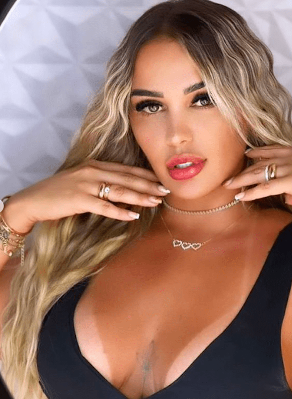 Márcia Caroline Bastos, da RedeTV, assume namoro após casos com famosos: “ele é discreto e romântico”