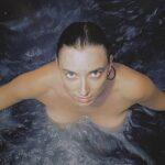 Cantora holandesa-brasileira Jasmin Godoy revela álbum “Show Me The Way”