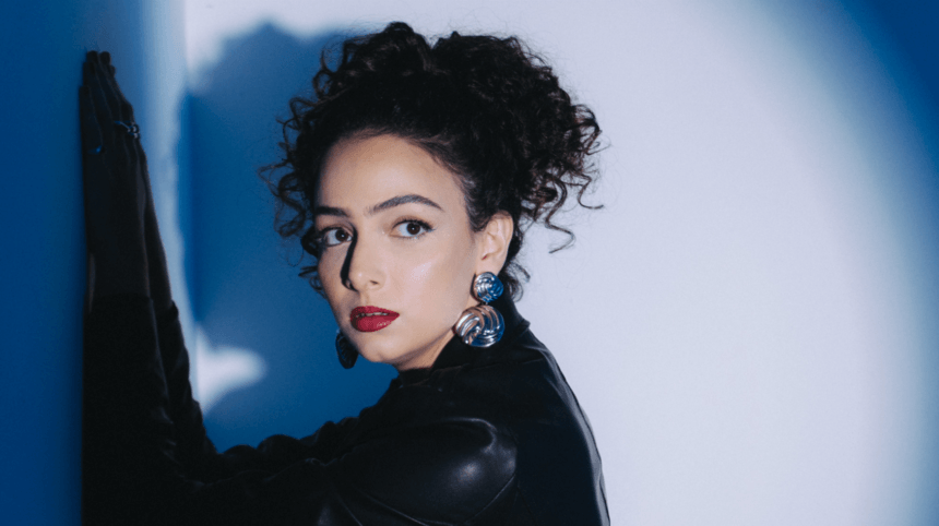 Mais um capítulo que compõe a nova odisseia romântica: Chella anuncia seu segundo single, “Palavras Cruzadas”