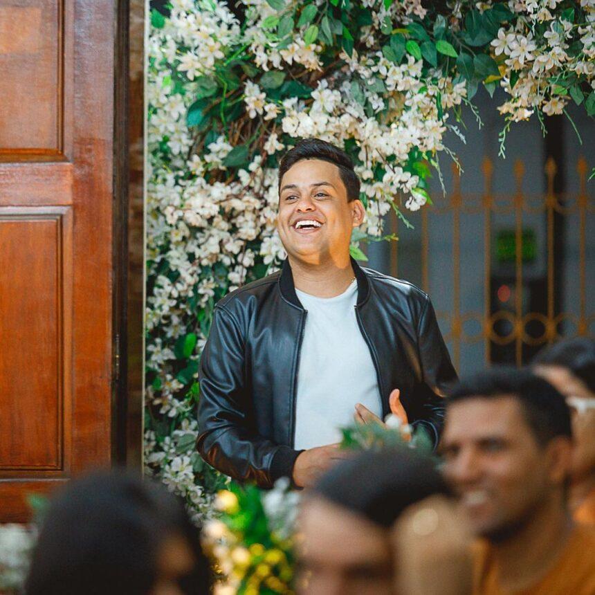 Thiago Aquino lança clipe de Lua de Mel