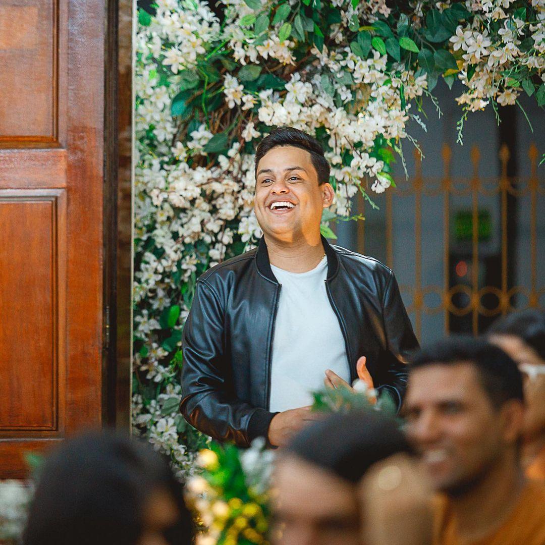 Thiago Aquino lança clipe de Lua de Mel