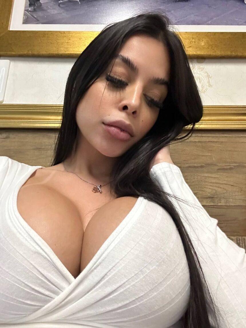 Modelo é expulsa de shopping devido a pouca roupa e decote explosivo: “Fui humilhada”