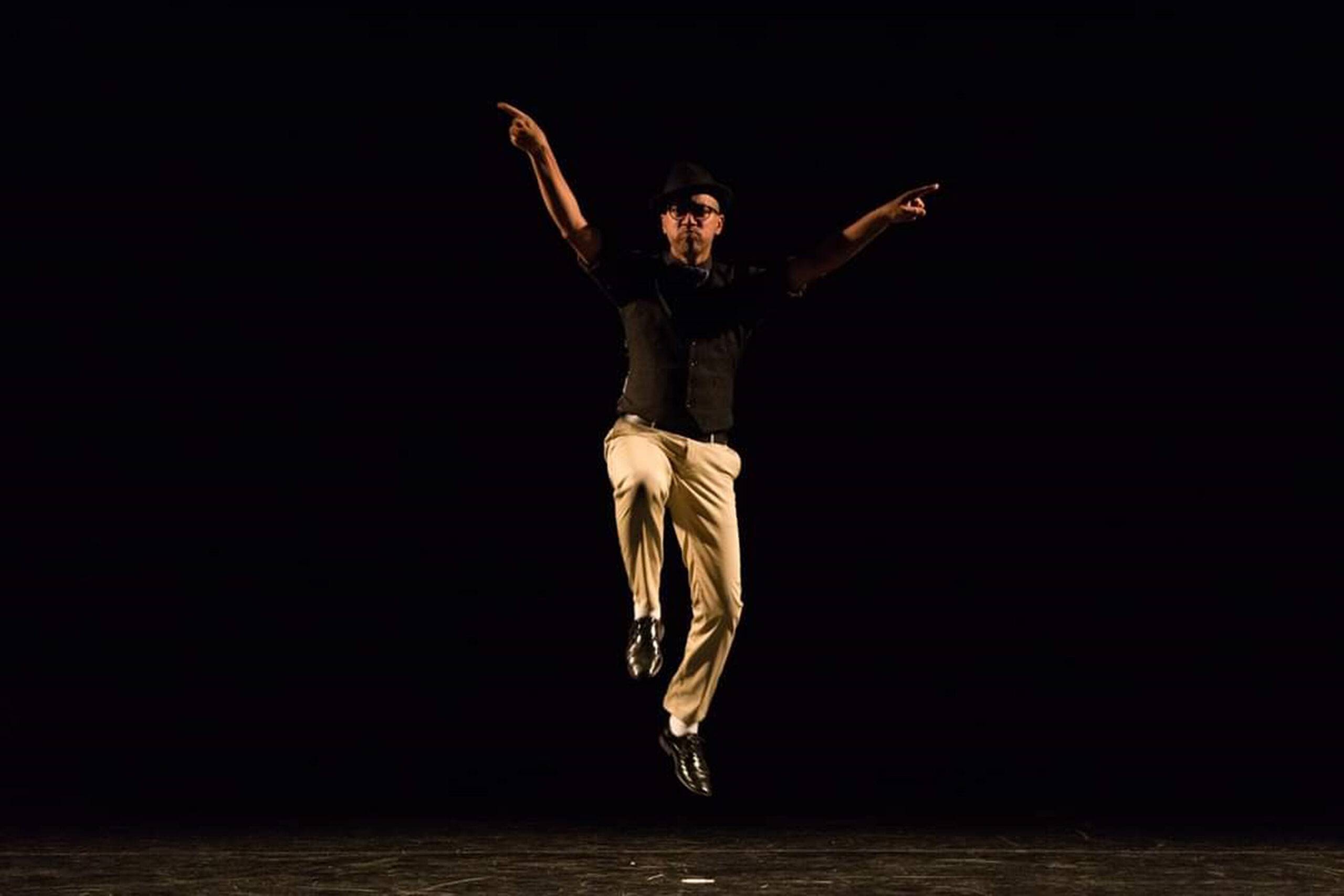 Espetáculo passeia pela história dos Bailes Charme em apresentação gratuita em Madureira