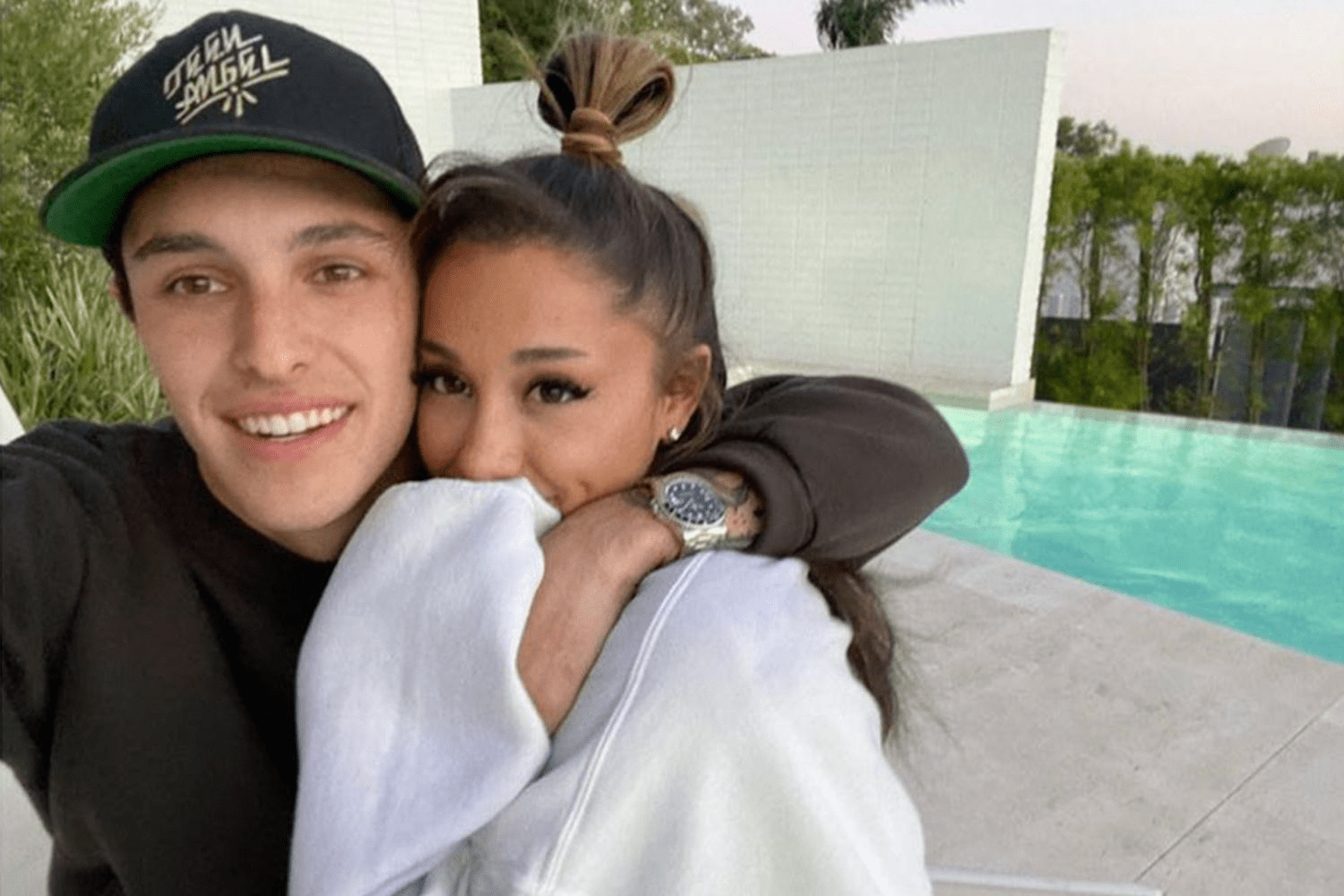 Ariana Grande solicita oficialmente o divórcio; supostamente ela terá de indenizar Dalton Gomez