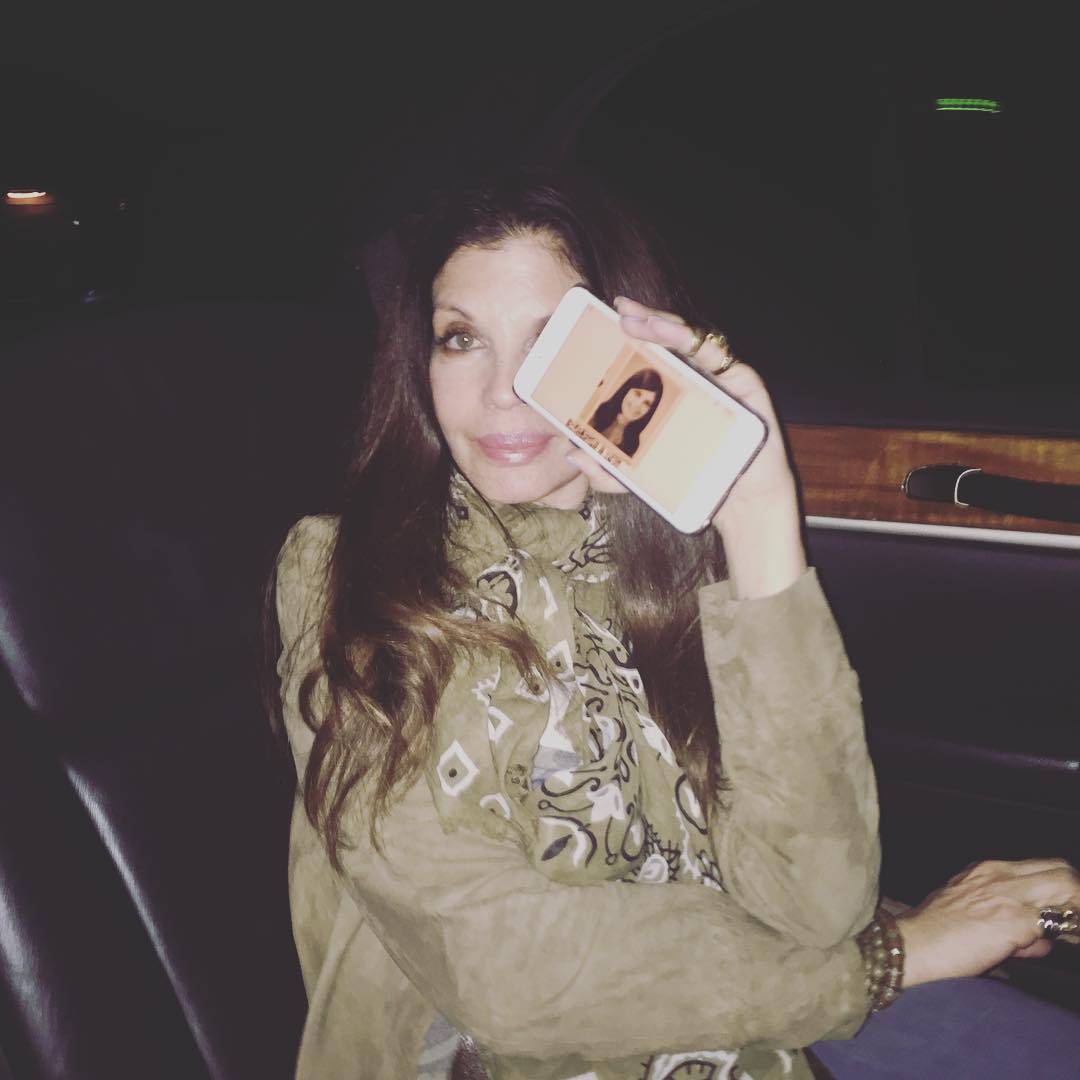 Cher e o namorado estão de volta! Casal é visto em encontro duplo com J Balvin