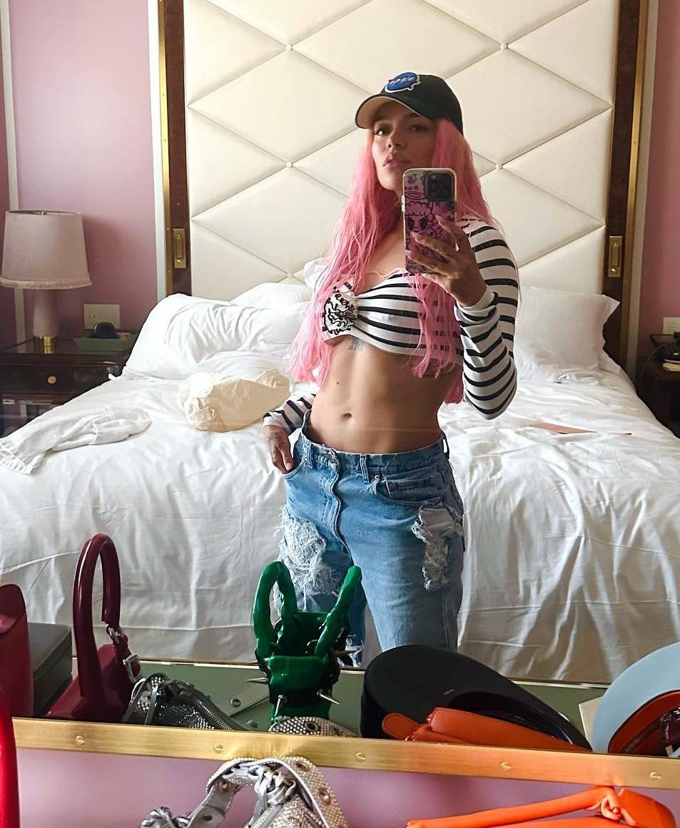 Karol G e suas emoções avassaladoras durante sua Turnê ‘Mañana Será Bonito’