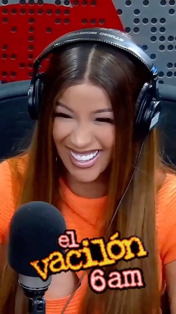 A hilária reação de Cardi B ao ser confundida com Karol G