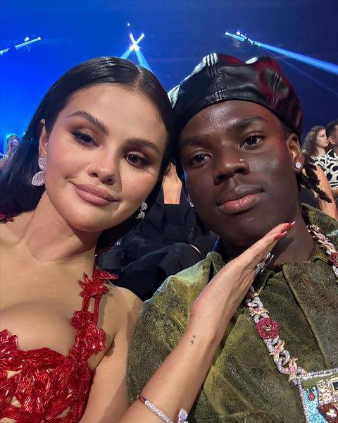 Selena Gomez quebra o silêncio após críticas por suas reações no VMAs: ‘Isso me assustou’