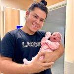 Bemvinda Aurora: Talokudo e Lideyrla Costa celebram a chegada da primeira filha