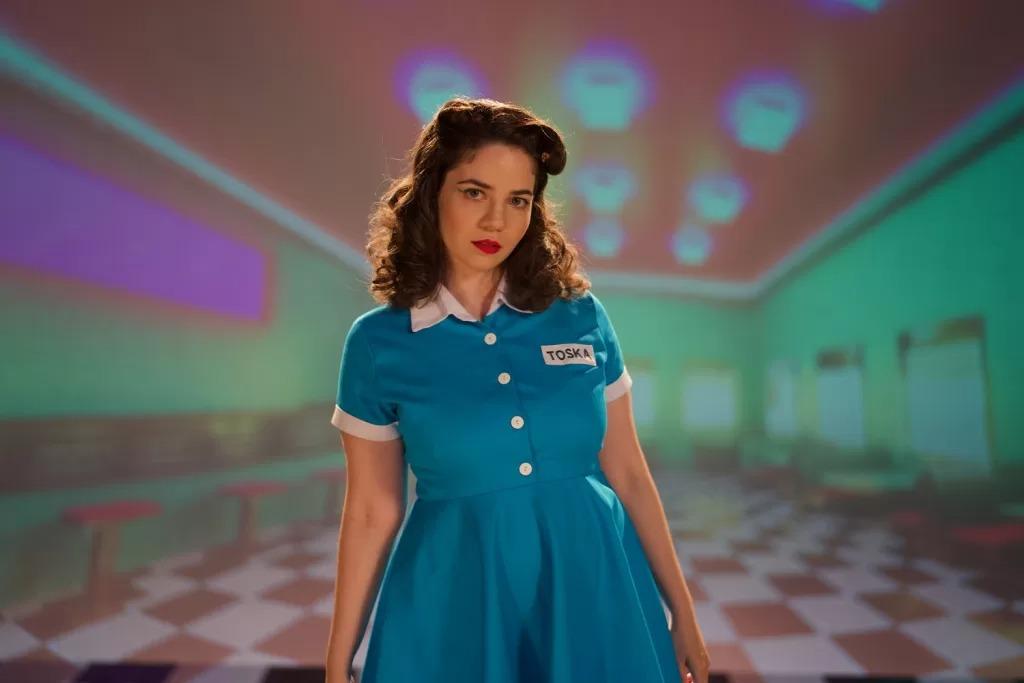 Angélica Duarte ressignifica a relação com os corpos femininos em “Barriga de Lanche”