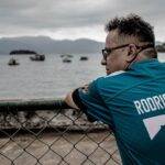 “Medo”: Rodrigo Camacho enfrenta traumas em novo single