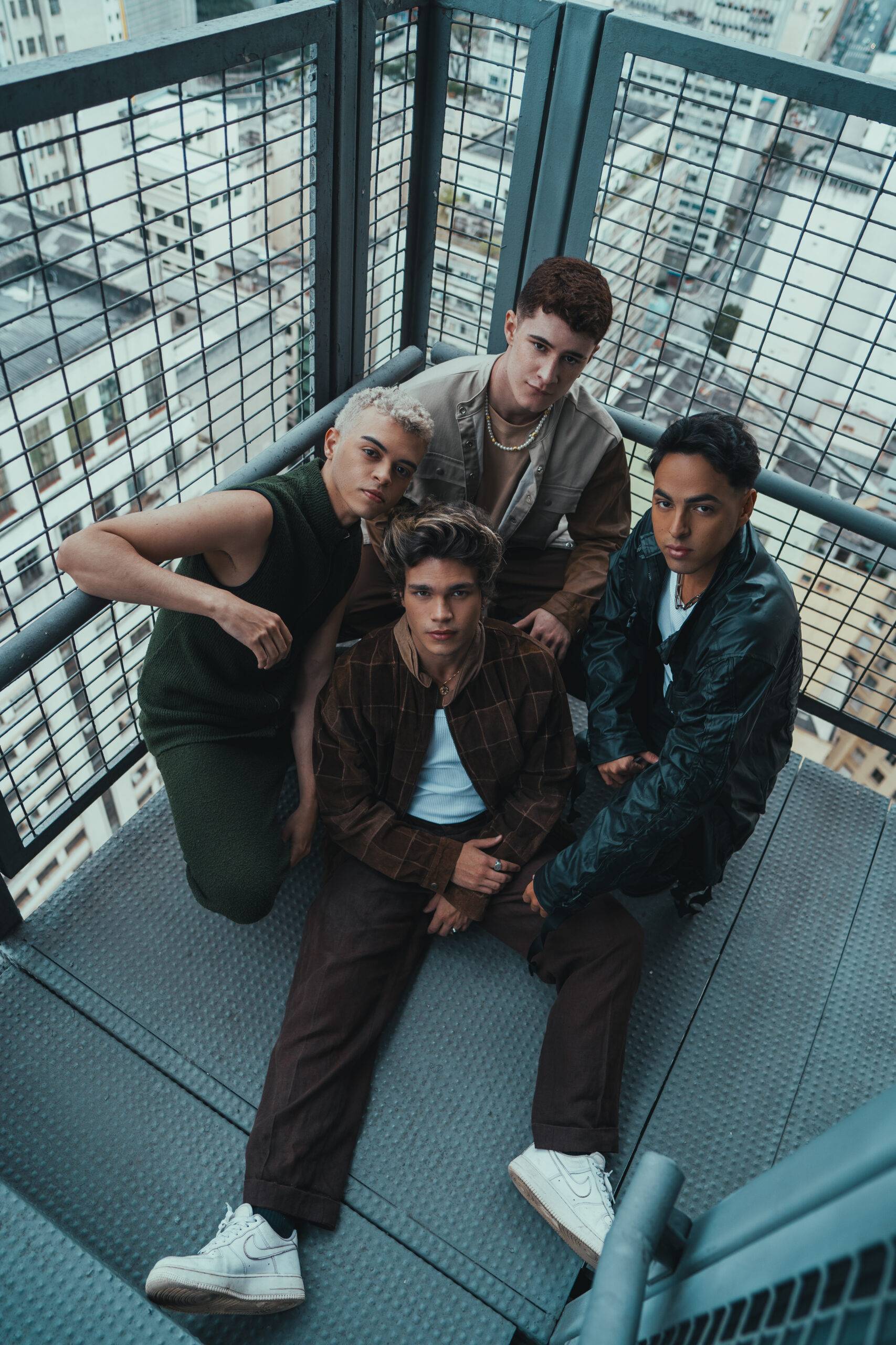 Boyband brasileira, Solo4, lança primeiro single
