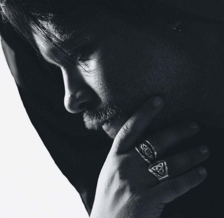 “Chave”, novo single de Abel Capella, é lançado em videoclipe