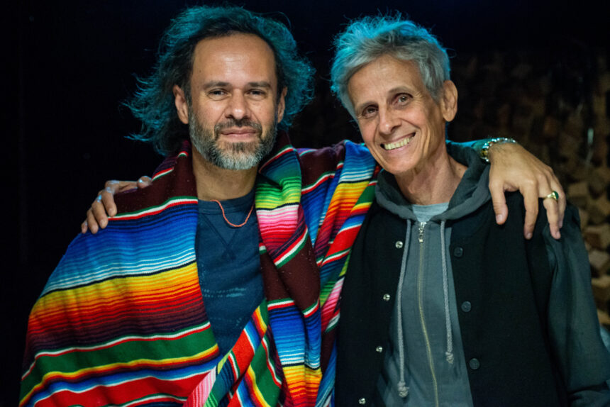 Parceria inédita de Carlos Rennó e Marcelo Jeneci chegou às plataformas nesta sexta, dia 15