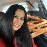 Edith Rocha abre a exposição “Geometria Sagrada” – 30 anos de pintura, com curadoria de Edson Motta Jr