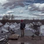 O jornalista e fotógrafo Pedro Mendes Levier abre a exposição “Entre Fronteiras”,  sobre migrantes em busca de refúgio e suas histórias