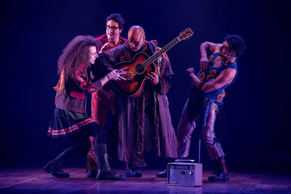 “Zé Ramalho me reconectou a uma ideia de Brasil que vinha se perdendo de mim”: Muato celebra sucesso no teatro