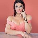 Influenciando masas: La modelo venezolana Izamar Mora expone la nutrición holística