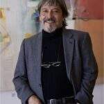 O artista plástico Walmir Teixeira abre a exposição coletiva ECOBÉ em comemoração aos 60 anos de carreira