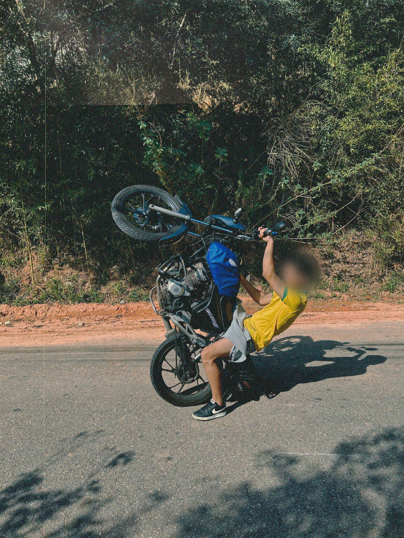 “Faturamento”: Clara Lima e Leal se juntam no Jersey Club em novo single