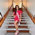 Rebecca Macedo, 7 anos, desembarcou nessa madrugada nos Emirados Árabes Unidos, para representar o Brasil no concurso Little Miss e Mister World