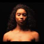 Cantora portuguesa MERAI canta um hino contra a violência sexual