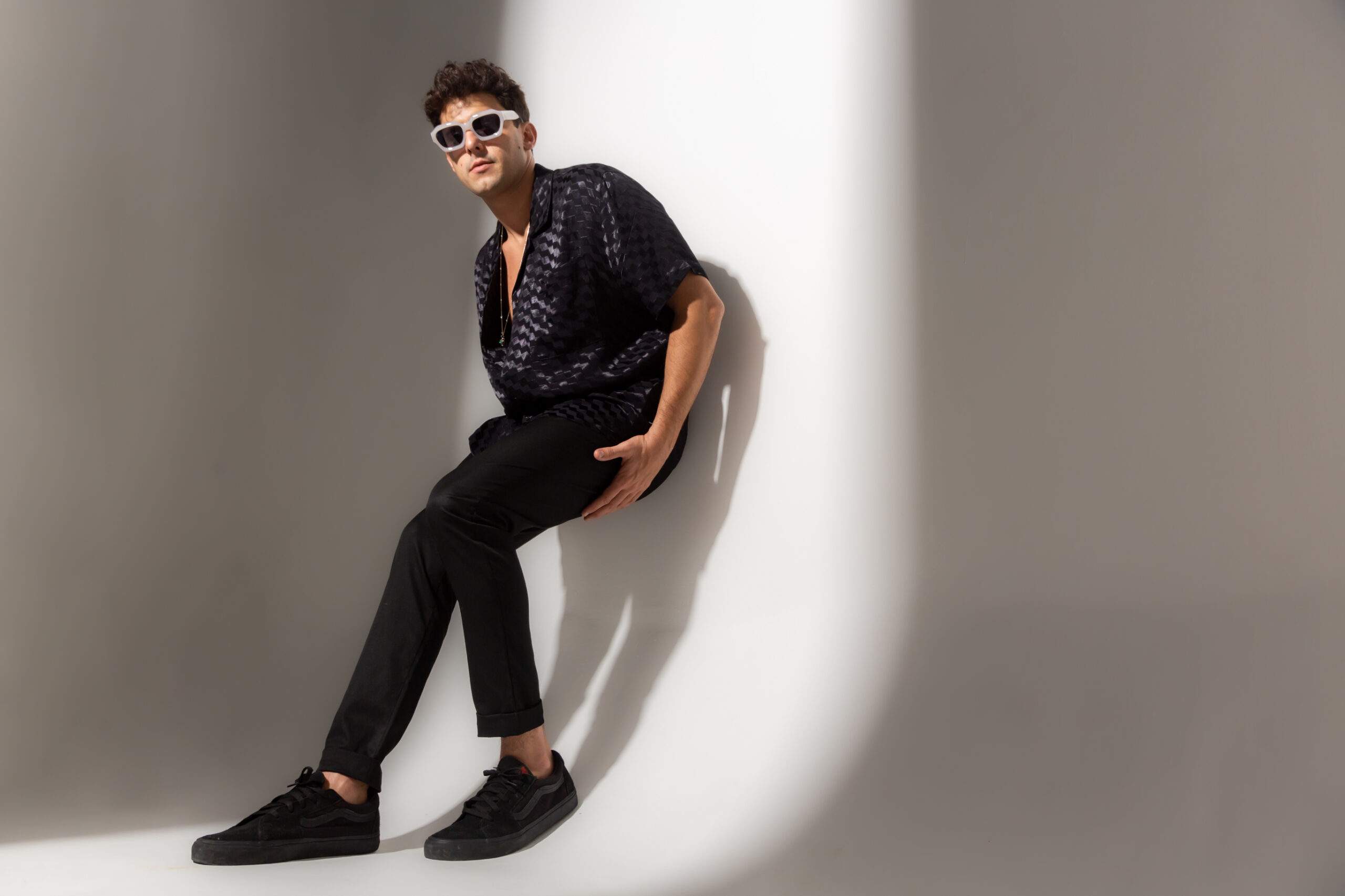 Renan Guerra celebra os ciclos da vida com o álbum “Vitórias”