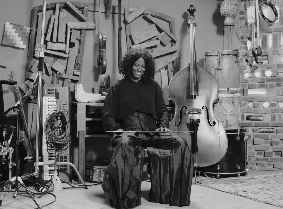 Sandra Nisseli celebra a poesia com Javier Nasceu, Os Alacantos e Pedro Lacerda