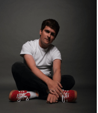 Tom Speight aclamado cantor britânico fará três shows no Brasil