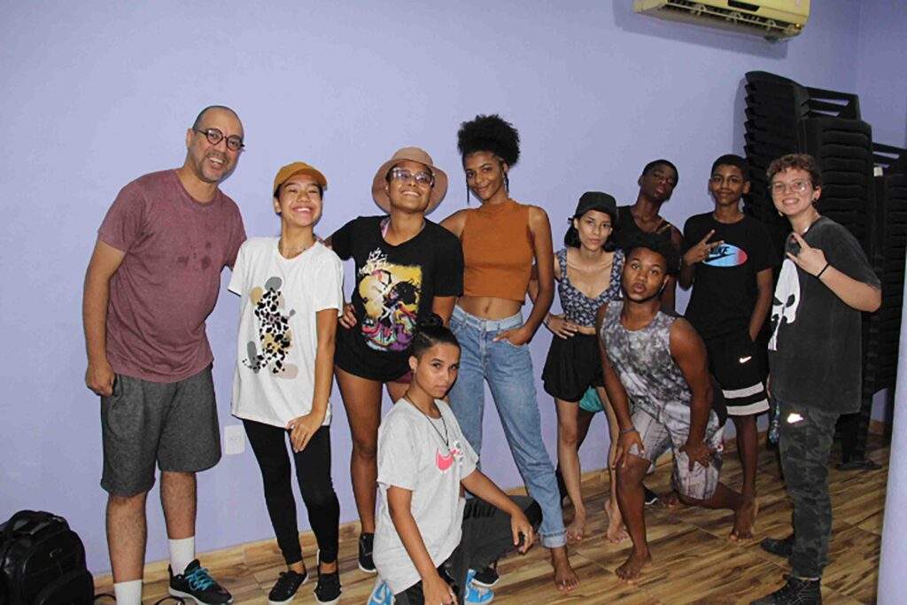 Projeto com jovens do Complexo da Penha mapeia grupos, dançarinos e coreógrafos de danças urbanas do Rio de Janeiro 3 Projeto com jovens do Complexo da Penha mapeia grupos, dançarinos e coreógrafos de danças urbanas do Rio de Janeiro