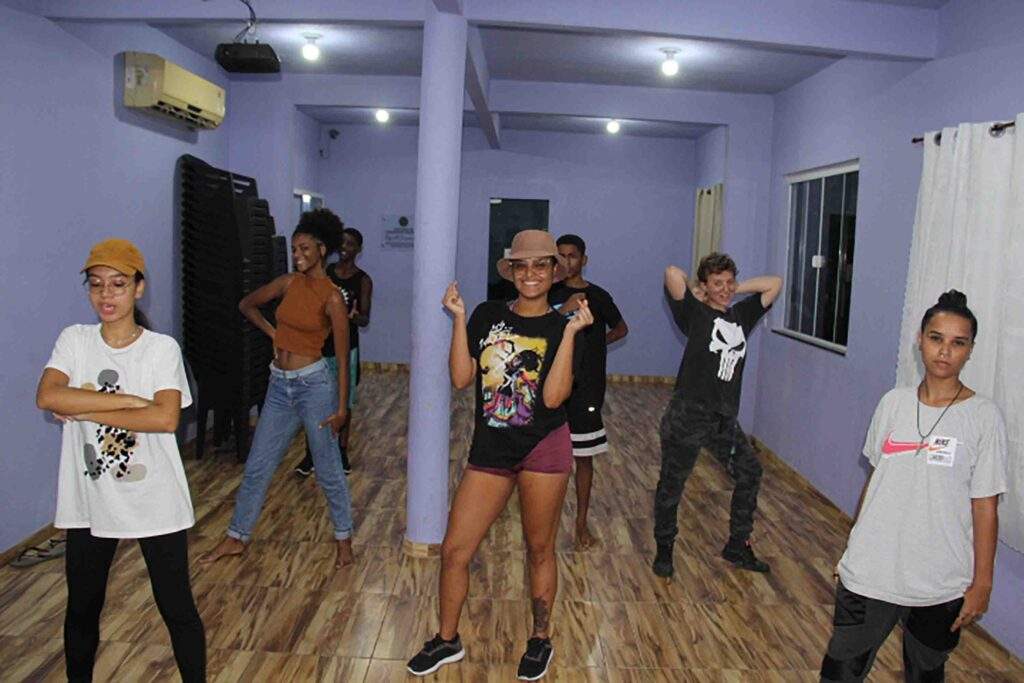Projeto com jovens do Complexo da Penha mapeia grupos, dançarinos e coreógrafos de danças urbanas do Rio de Janeiro 4 Projeto com jovens do Complexo da Penha mapeia grupos, dançarinos e coreógrafos de danças urbanas do Rio de Janeiro