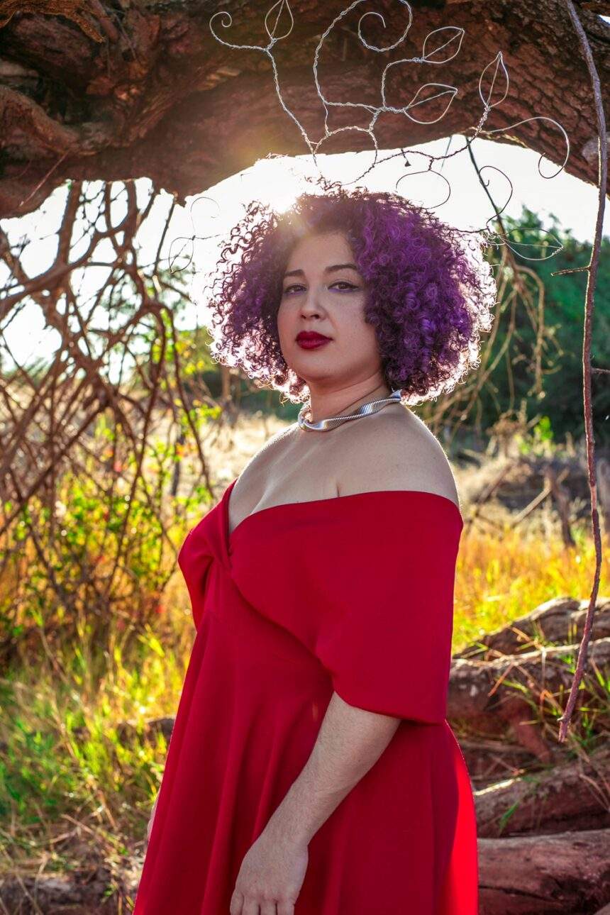 Deborah Cecília lança álbum “Segredo de Passarinho”