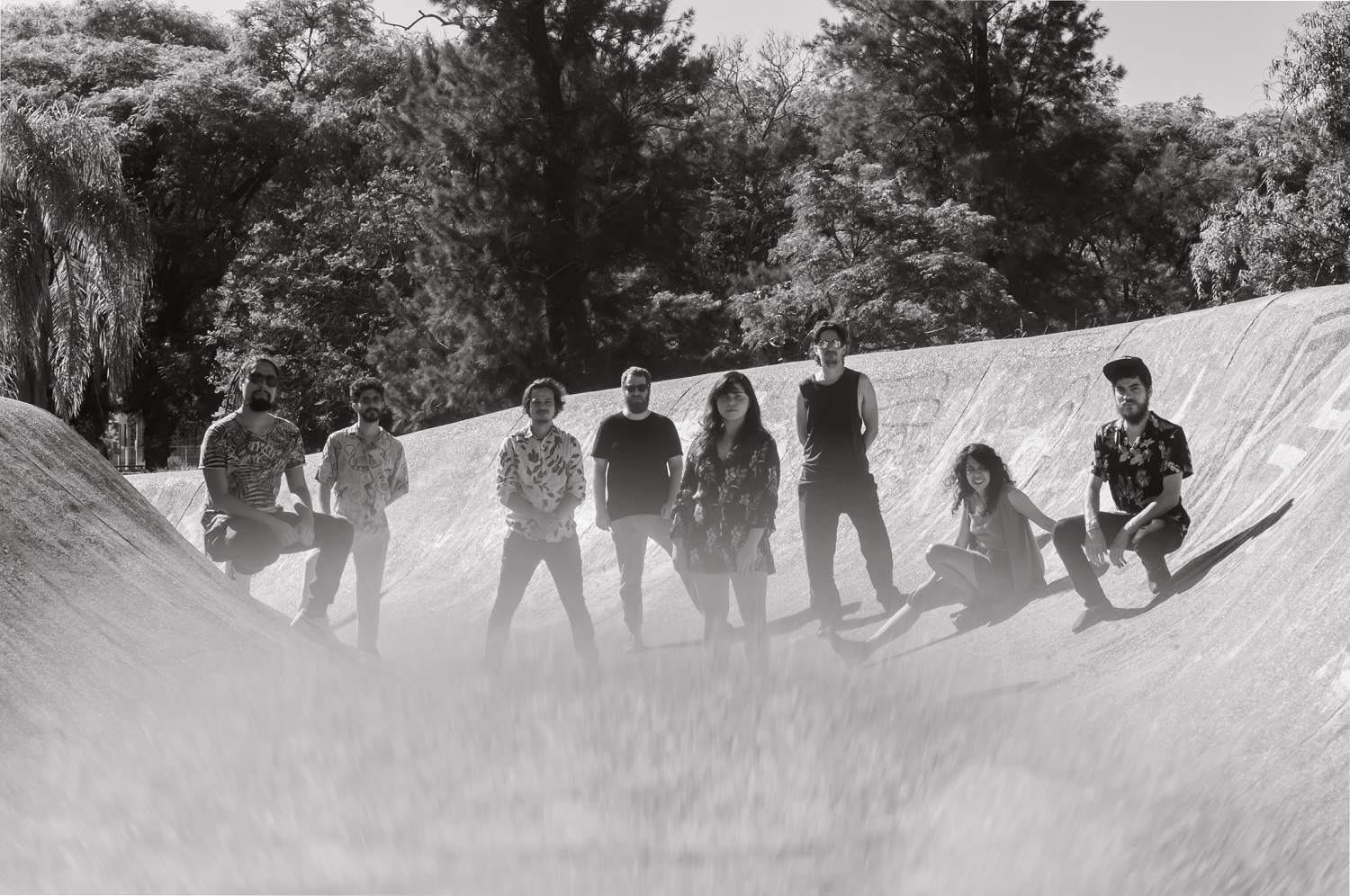 Trabalhos Espaciais Manuais lança single com DiMelo e Livia Nery 